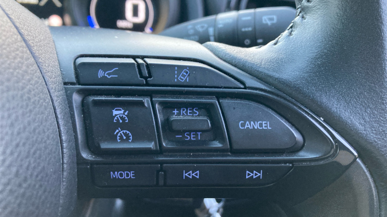 Toyota Yaris 1.5 Hybrid Design 5dr CVT Hybrid Hatchback